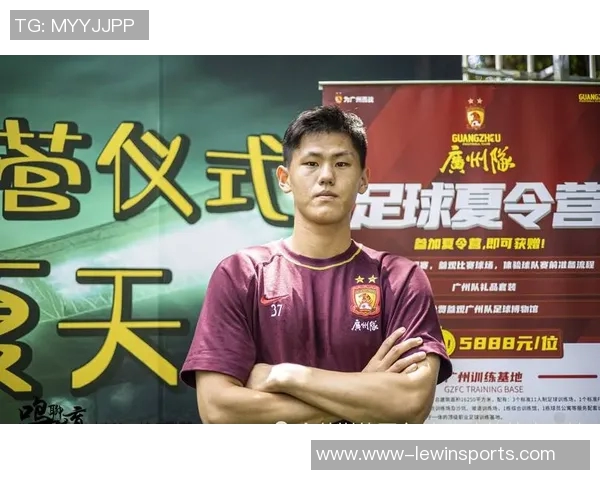 独家解析广州羽毛球队灵活性与欧冠足球战术对比分析 独家解析广州羽毛球队灵活性与欧冠足球战术对比分析